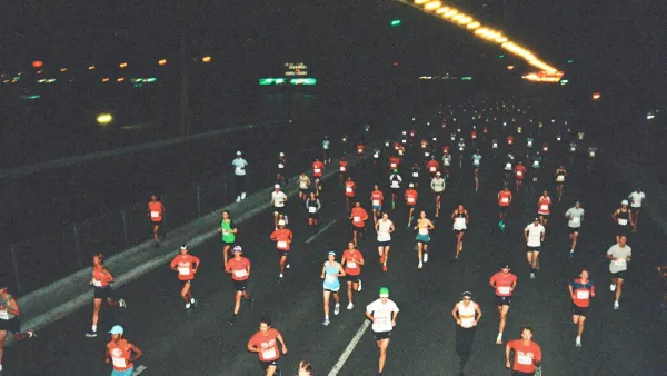 Night marathon — crowd
